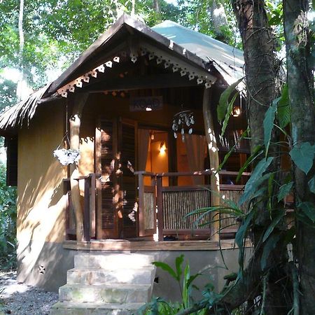 Korrigan Lodge Cahuita Exterior photo
