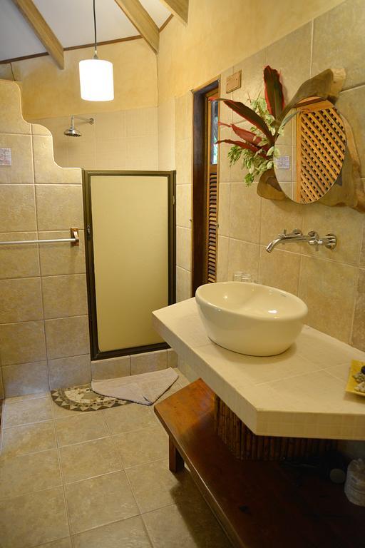 Korrigan Lodge Cahuita Room photo